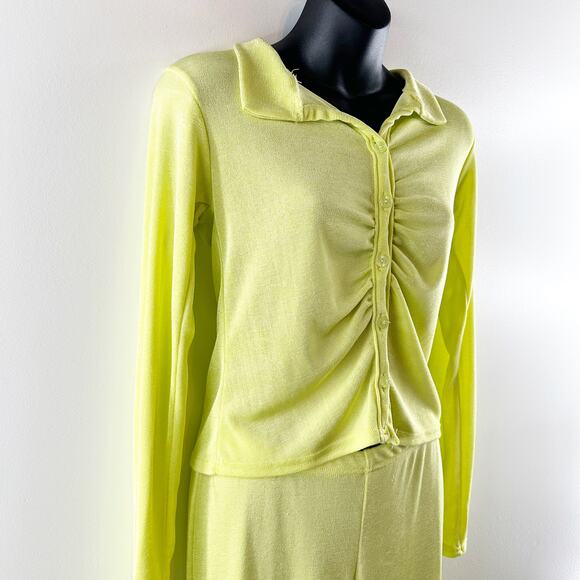 Boohoo Long Sleeve Button Up Shirt and Matching Wide Leg Pants Butter Yellow 8 - Picture 9 of 10